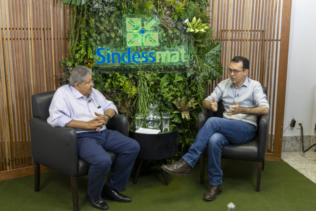 Lúdio Cabral em reunião com o Sindessmat